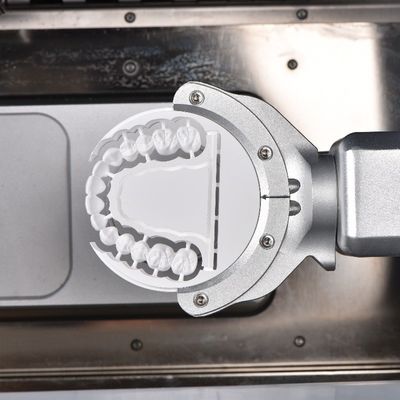 ซื้อ 1600 รอบ / นาที 5 แกน เครื่องบดฟันหมุนมุมแกน A: ± 360 ° B: + 30 ° ~ - 120 ° online manufacture